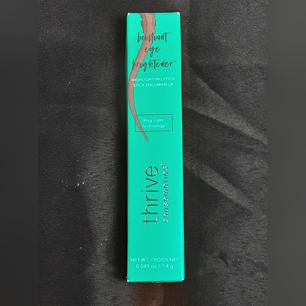 thrive causemetics Brightening Eye Highlighter Stick - Muna M223